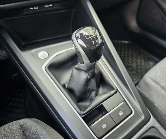 18-Male-68db71dae6cb8.jpg