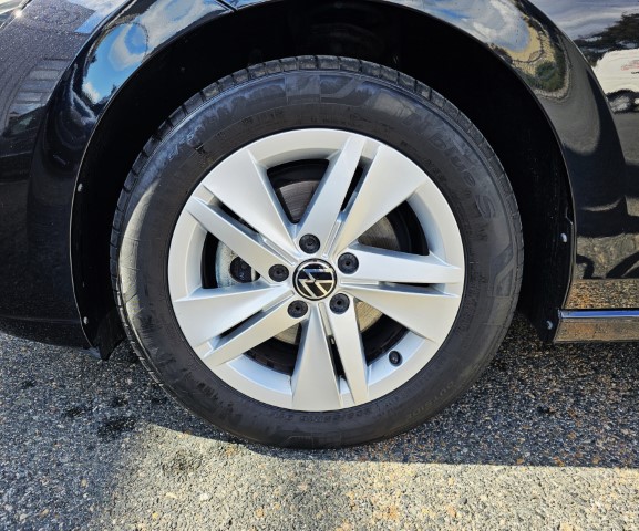 25-Male-68db71e463240.jpg